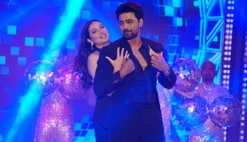 Dev-Shubhasree before Dhoomketu release
