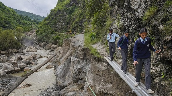 339 roads shut in Himachal Pradesh