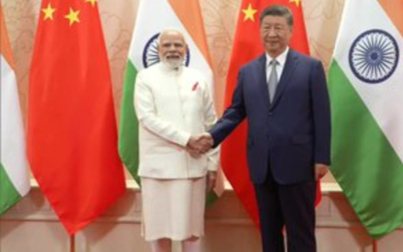 PM Modi meets Chinese President
