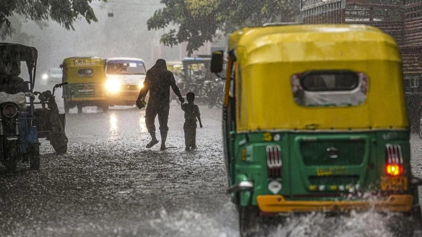 IMD issues 'yellow alert' in Delhi, Mumbai