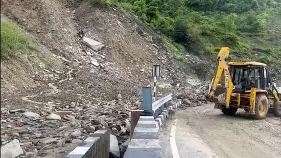Landslide Hits Chandigarh-Manali Highway