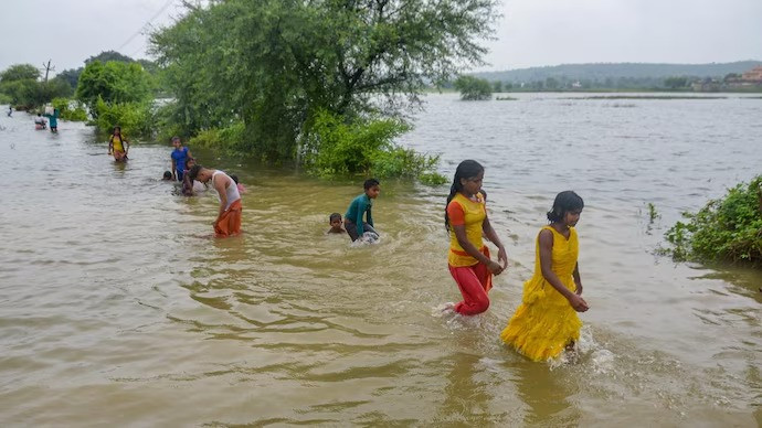 Villagers Forced To Leave Homes As Rivers Overflow
