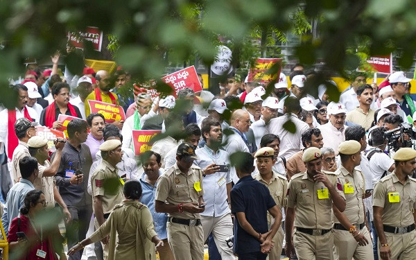 Police Stop INDIA Bloc's Protest March to EC