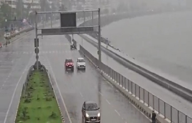 Heavy rains in Mumbai and other parts of Maharashtra, warning issued