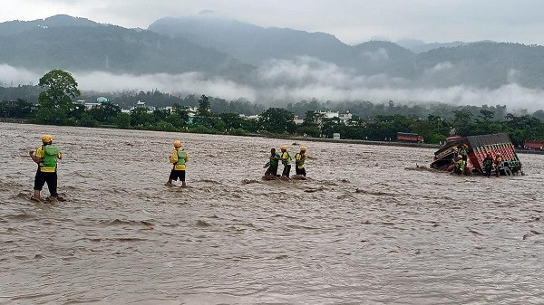 Heavy rains cause floods in Dehradun