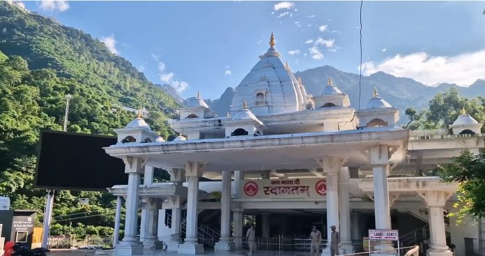 Vaishno Devi Yatra Remains Suspended