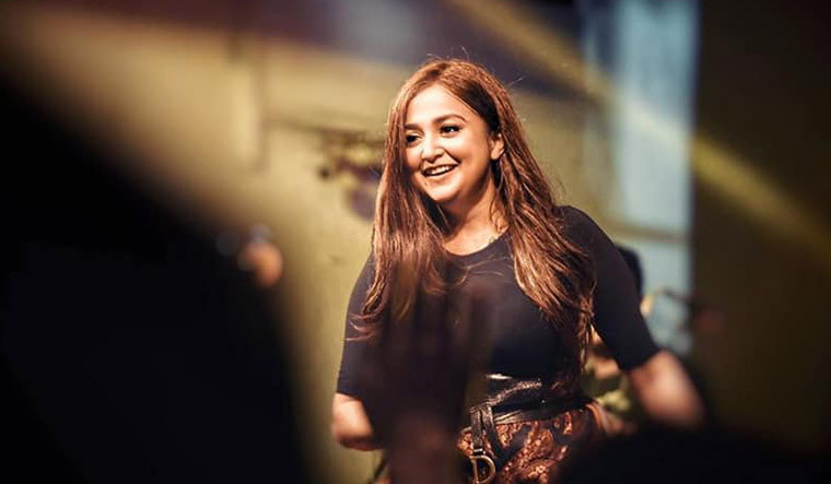 Monali Thakur