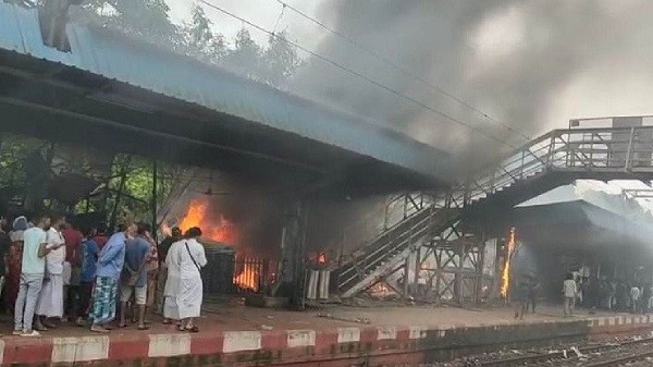 Santoshpur Station Fire