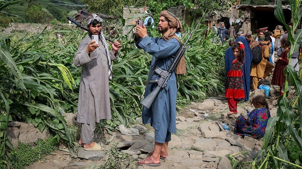Taliban leader bans WIFI