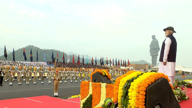 PM pays tribute sardar patel