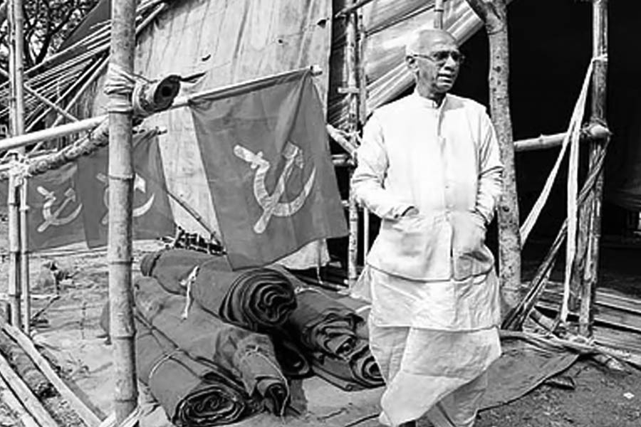 CPIM Leader Dipak sarkar Passed Away