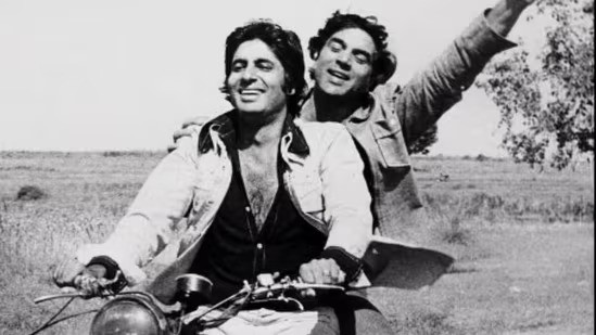 Amitabh Bachchan remembered Dharmendra