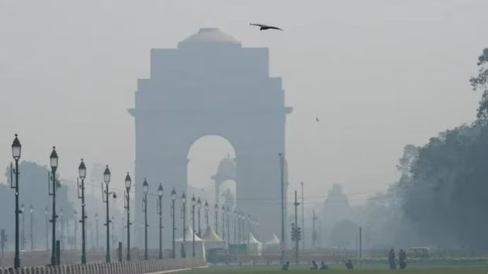 Delhi continues to choke in ‘very poor ’ air quality