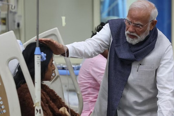 Prime Minister Narendra Modi at Lok Nayak hospital on Wednesday