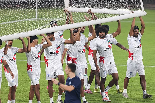 Hamza in practice with his teammates