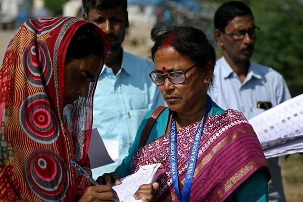 Controversy in MP, BJP, RSS Affiliates Named Assistant BLOs