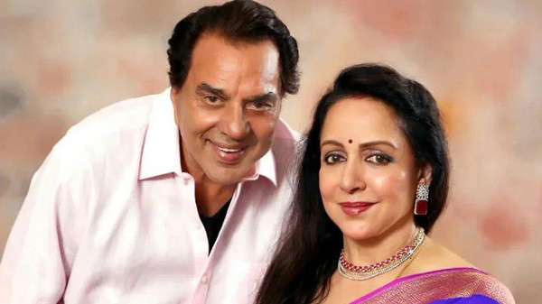 Legendary actor Dharmendra with actress Hema Malini