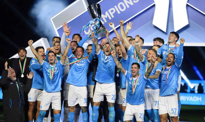 Napoli lift the Italian Super Cup after 11 years