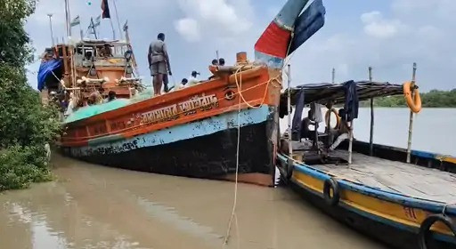 Alleged collision with Bangladeshi navy vessel