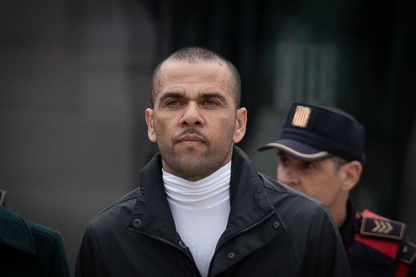 Dani Alves planning return to football with Portuguese club