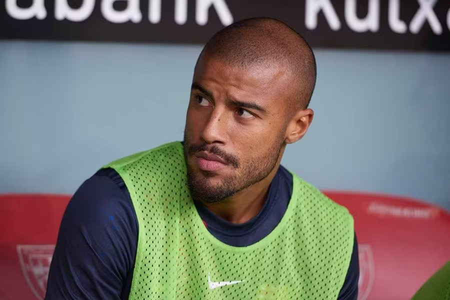 Former Barcelona star Rafinha Alcantara announces retirement