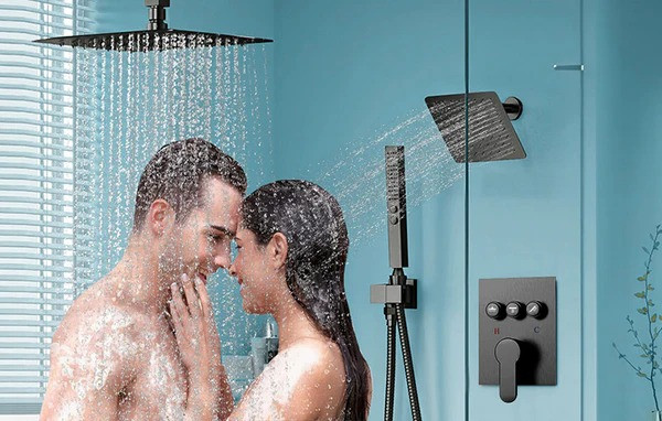 Romantic Couple Bath