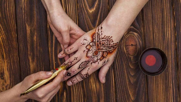 Mehendi Causing Skin Irritation