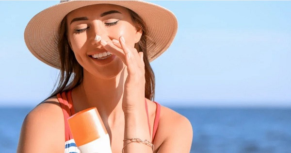 5 Ways to Protect Your Skin While Traveling