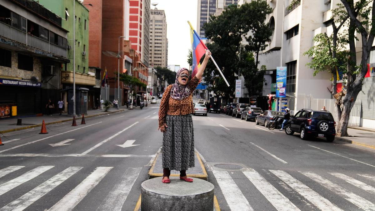 Venezuelan Patriot Shows Support for Maduro