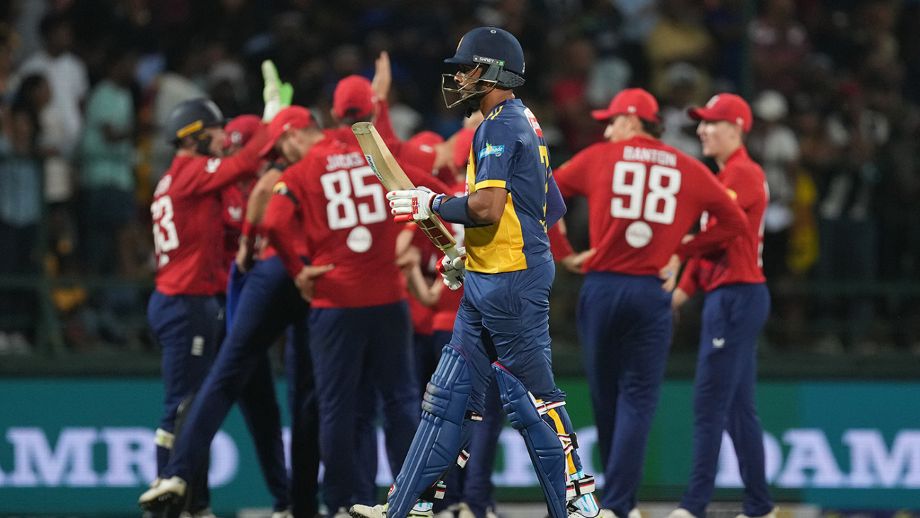 England beat Sri Lanka by 12 runs in third T20