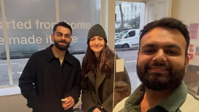 Kohli and Anushka Fulfill Fan’s Selfie Wish