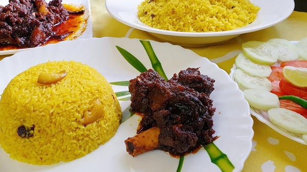 Mohinimohan Mutton and Basanti Pulao