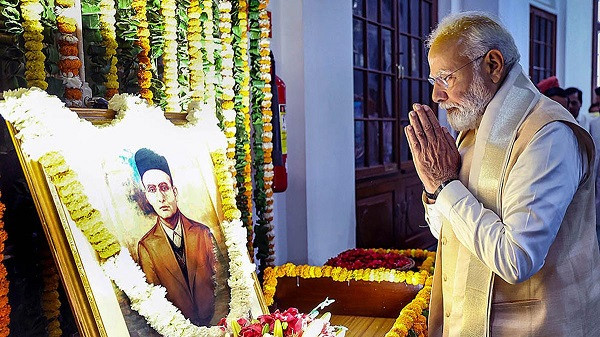 PM Narendra Modi Pays Homage to Veer Savarkar Ji