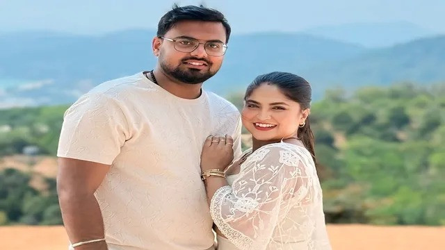 Debolina Nandy & Prabhaw Nandi