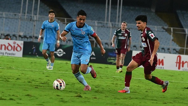 Mumbai City ahead of Mohun Bagan in title race