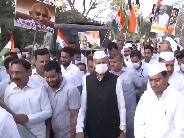 Rajasthan, Congress leader Ashok Gehlot leads silent march on 'Dandi March' anniversary