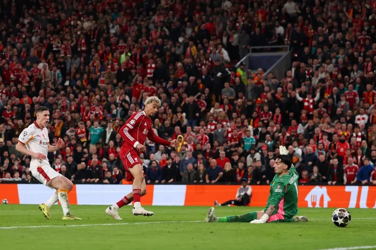 Liverpool thrash Galatasaray 4-0