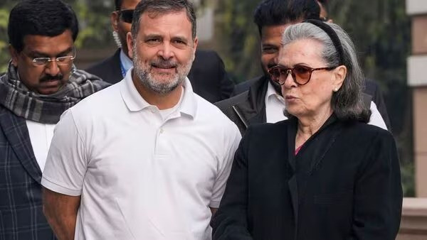 Congress leader Rahul Gandhi with party MP Sonia Gandhi