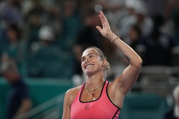 Aryna Sabalenka celebrates her win