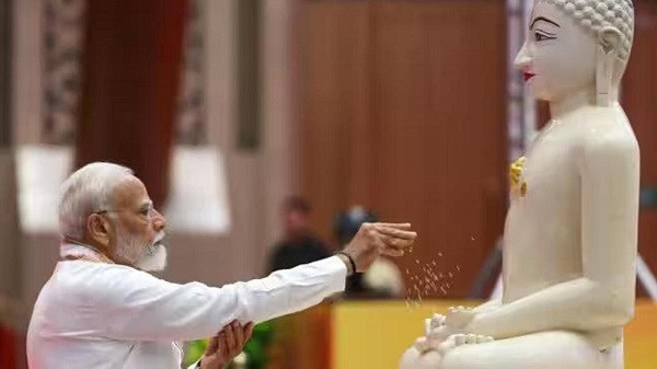 PM Modi extend greetings of Mahavir Jayanti