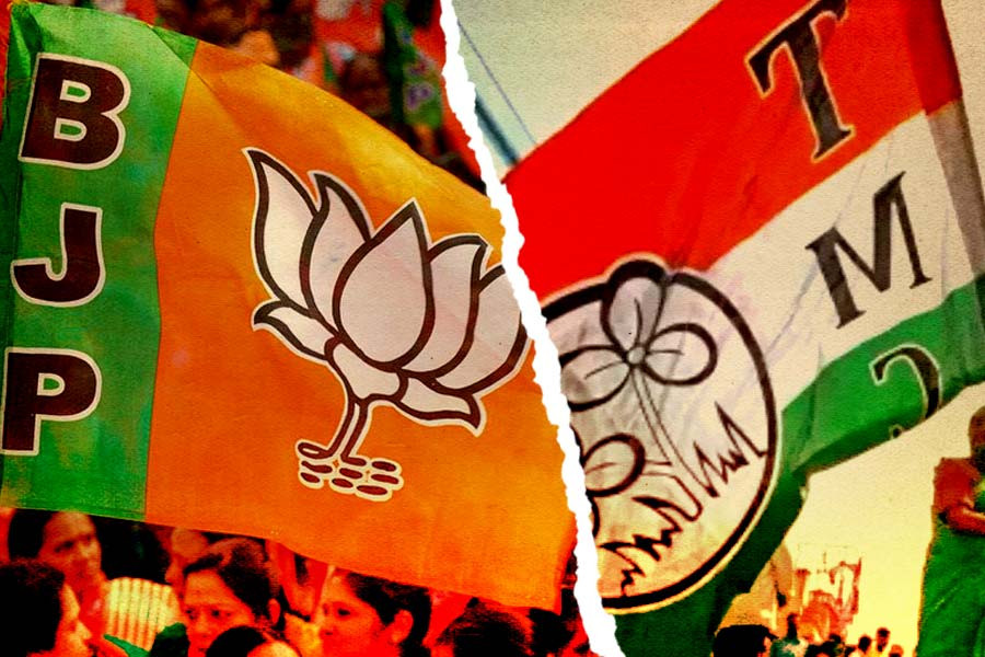 Trinamool and BJP Accused of Distributing Food to Voters