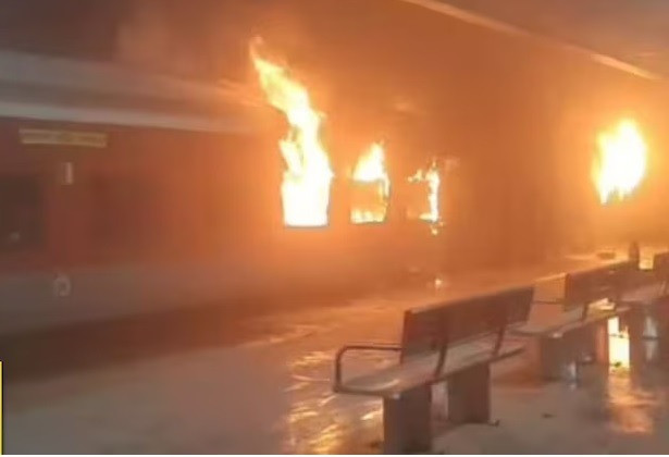 Charminar Express fire (symbolic picture)