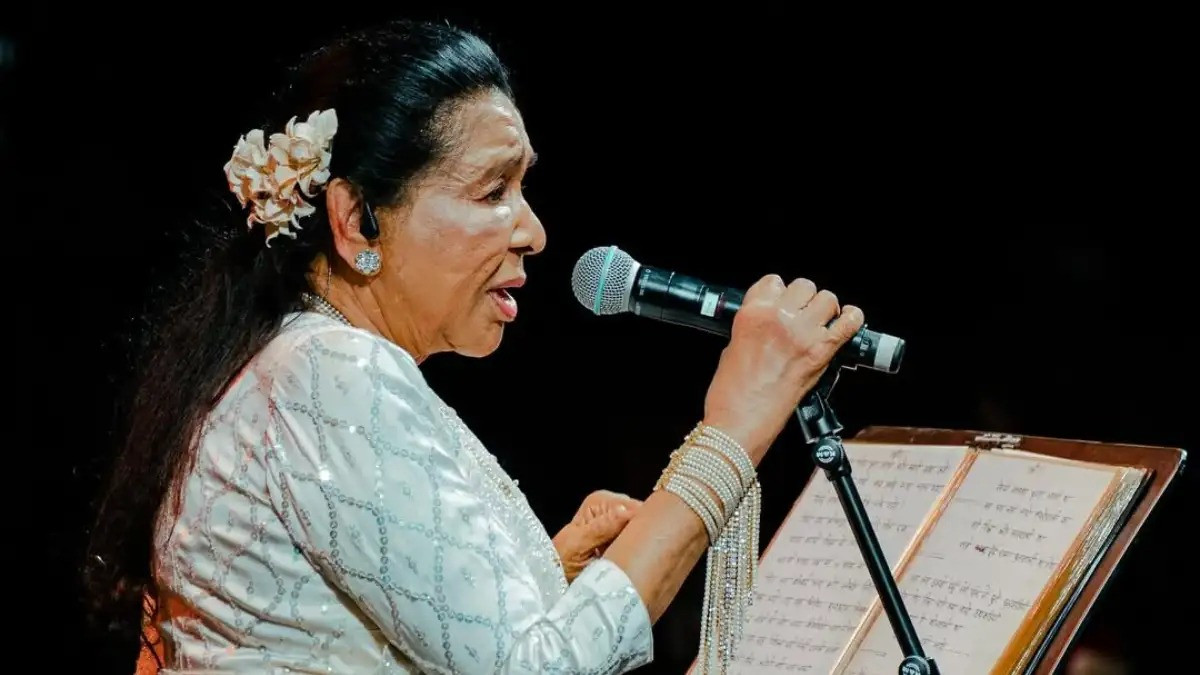 Asha Bhosle, the legendary singer, has died