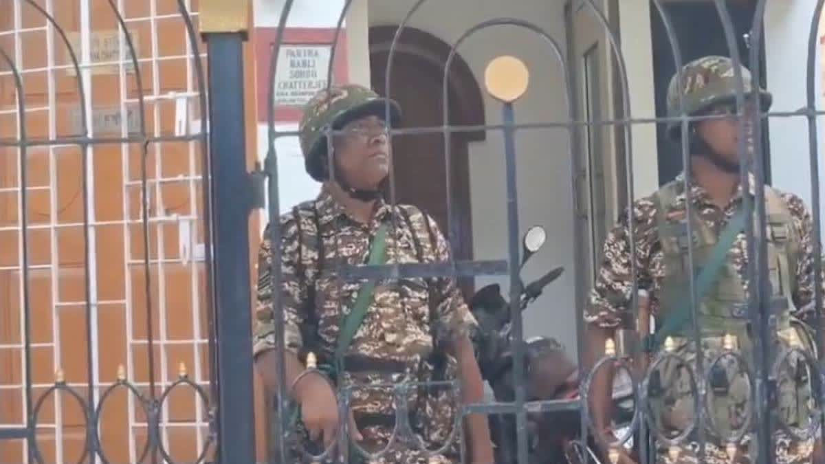 Central forces during the ED raid