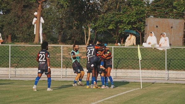 Diamond Harbour leads standings before Championship round