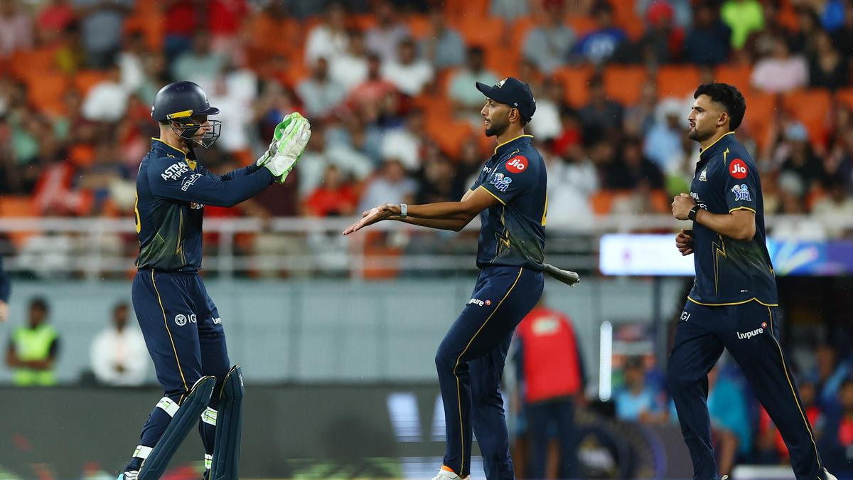 Prasidh Krishna took two wickets as Gujarat Titans fought back against Punjab Kings