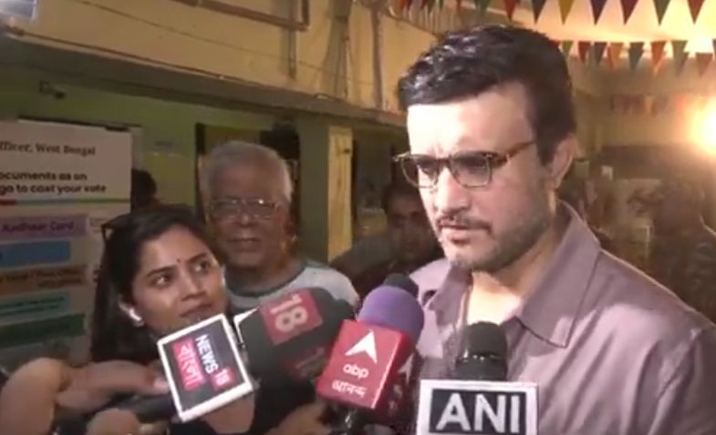 Sourav Ganguly casts his vote with his wife.