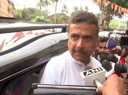 Suvendu monitors voting in Kidderpore