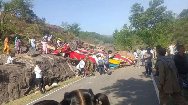 Seven people were killed in the accident in Jammu and Kashmir