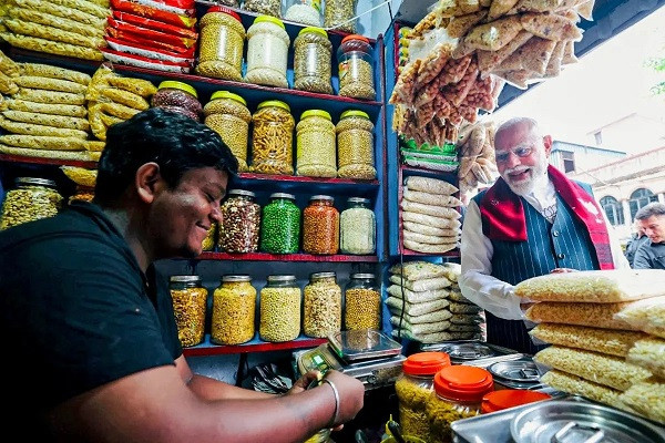 PM Modi Jhalmuri Break